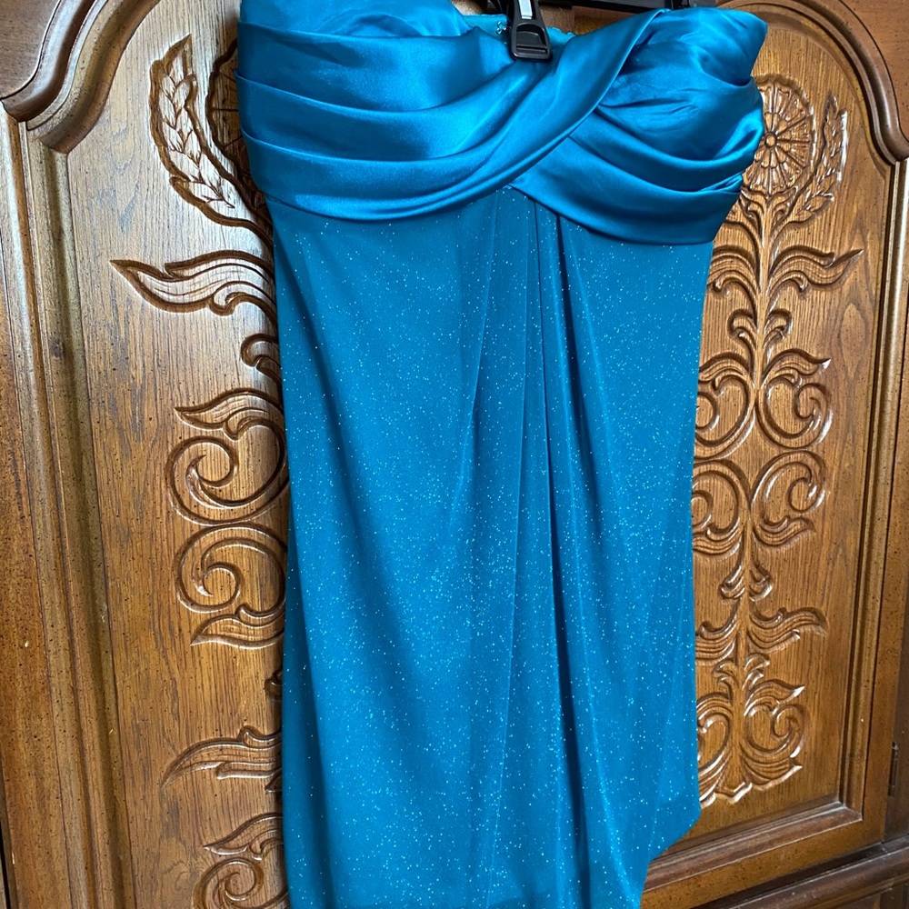 Semi-Formal Blue Sparkle Knee Length Dress